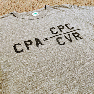 「CPA = CPC / CVR」 トライブレンドTシャツ【グレー地・黒プリント】