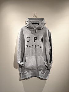 「CPA SAGETAI」 プルオーバーパーカー【グレー／黒プリント】