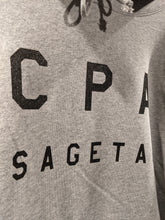 画像をギャラリービューアに読み込む, 「CPA SAGETAI」 プルオーバーパーカー【グレー／黒プリント】
